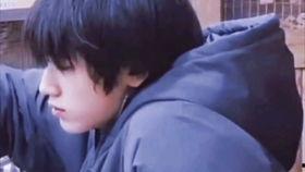 宋亚轩现场吃瓜视频大全,趣味十足!