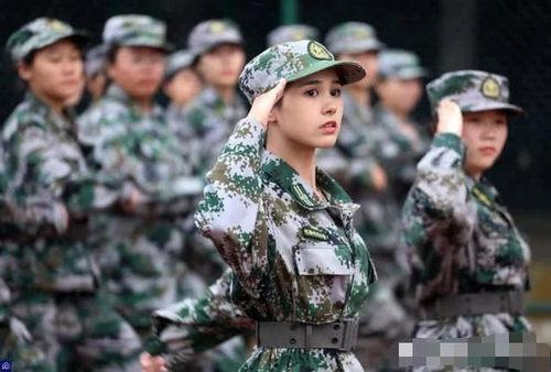 吃瓜军训女大学生视频在线播放,在线播放引发热议